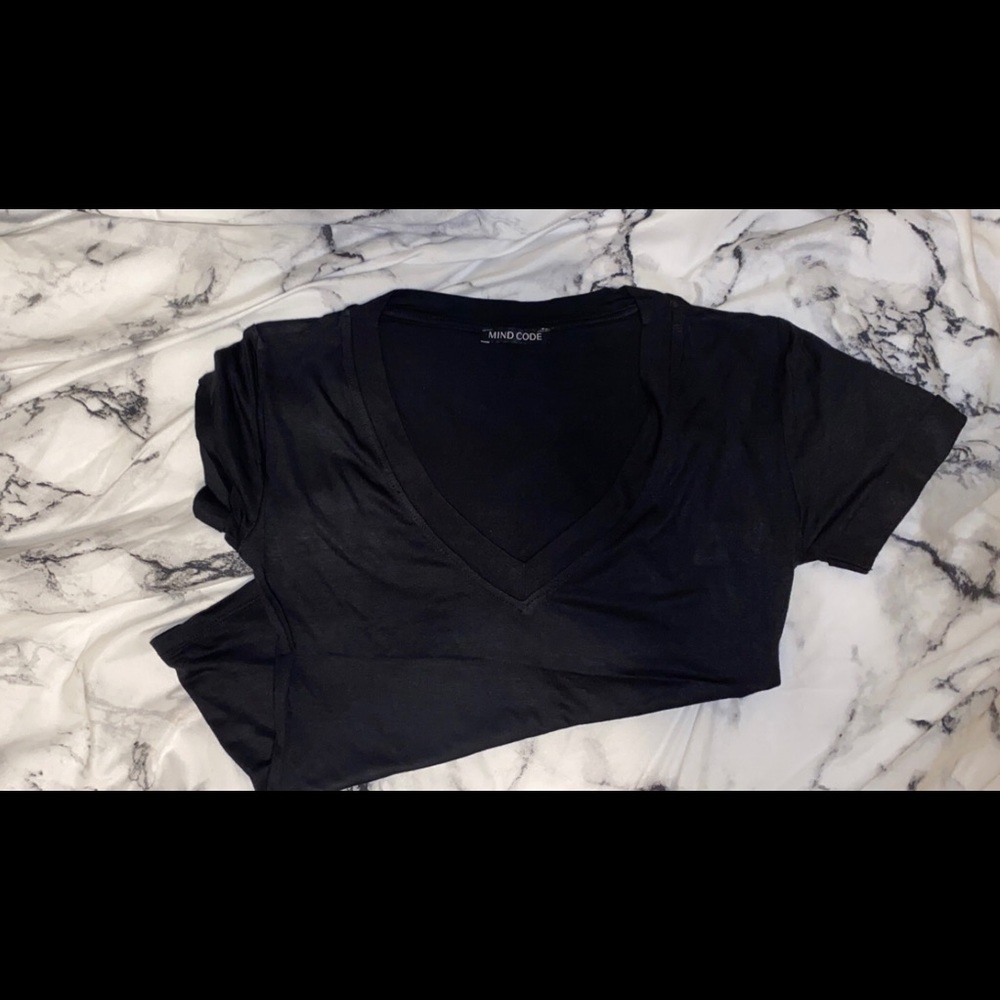 Black tee - Picture 3 of 4